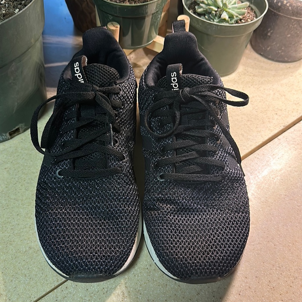 Adidas Questar BYD cloudfoam